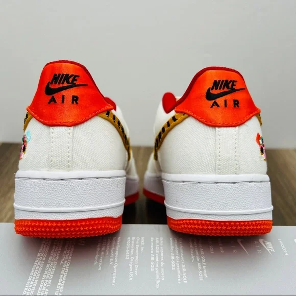 Nike Air Force 1 LV8 - Picture 7 of 8
